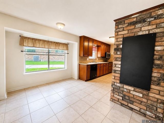 5822 Parkbrier Ct, Baton Rouge, LA 70816