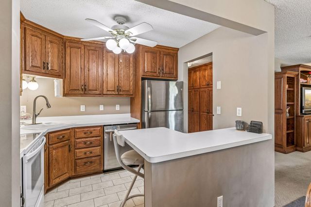 1800 Riverwood Drive 219, Burnsville, MN 55337
