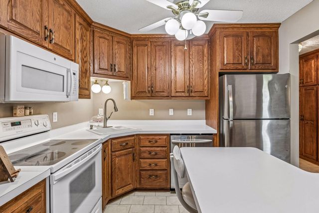 1800 Riverwood Drive 219, Burnsville, MN 55337