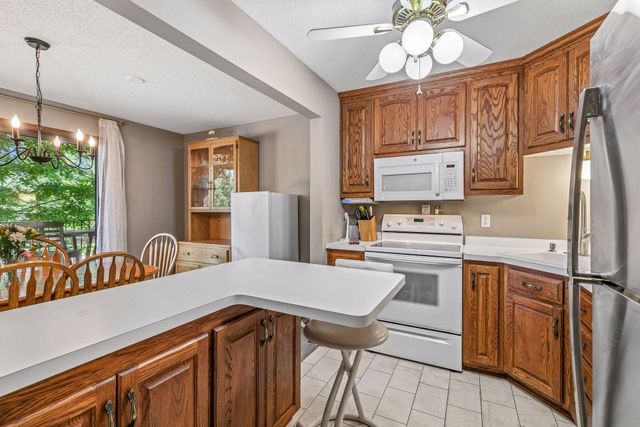 1800 Riverwood Drive 219, Burnsville, MN 55337