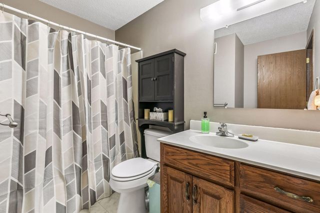 1800 Riverwood Drive 219, Burnsville, MN 55337