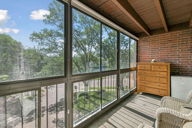 1800 Riverwood Drive 219, Burnsville, MN 55337