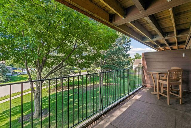 1800 Riverwood Drive 219, Burnsville, MN 55337