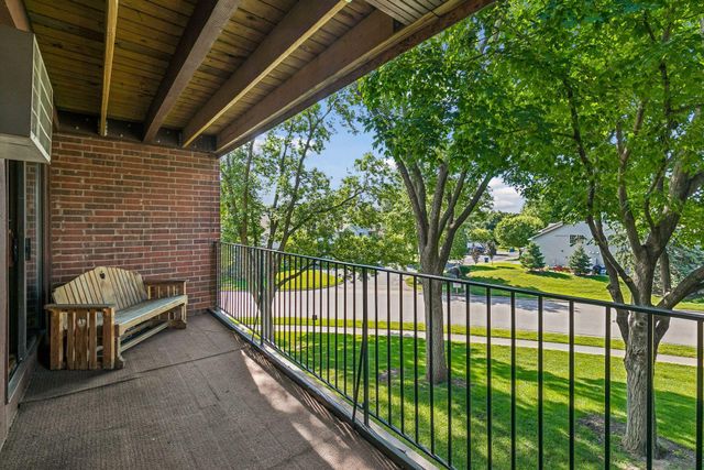 1800 Riverwood Drive 219, Burnsville, MN 55337