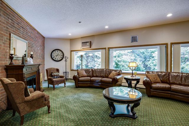 1800 Riverwood Drive 219, Burnsville, MN 55337
