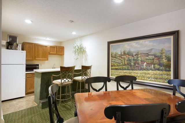 1800 Riverwood Drive 219, Burnsville, MN 55337