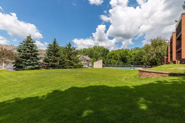 1800 Riverwood Drive 219, Burnsville, MN 55337