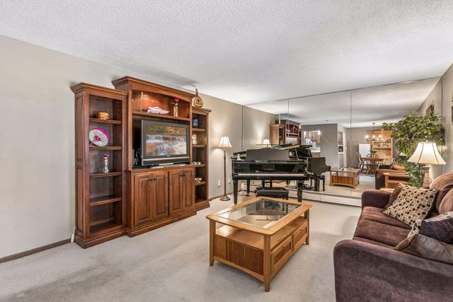 1800 Riverwood Drive 219, Burnsville, MN 55337