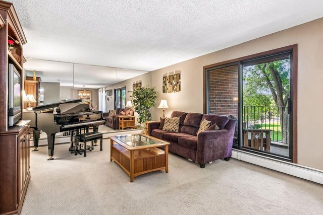 1800 Riverwood Drive 219, Burnsville, MN 55337