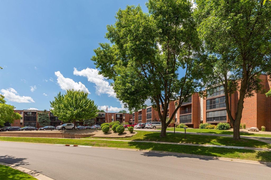 1800 Riverwood Drive 219, Burnsville, MN 55337 — photo 2