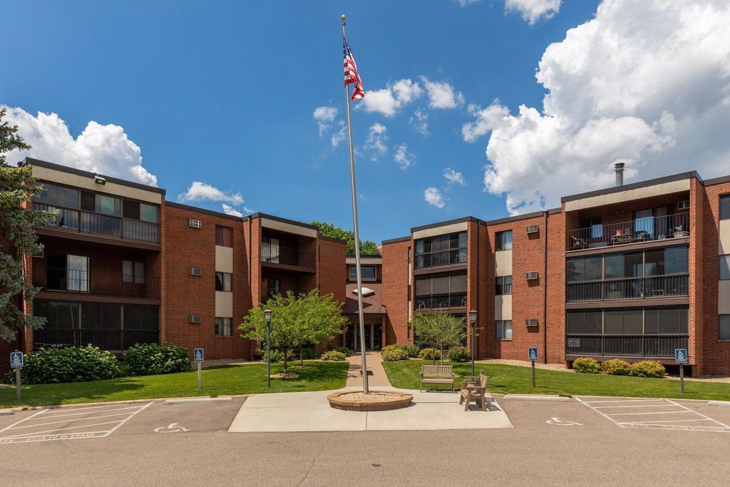 1800 Riverwood Drive 219, Burnsville, MN 55337 — photo 3