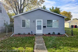 27285 Lawnwood Street, Roseville, MI 48066