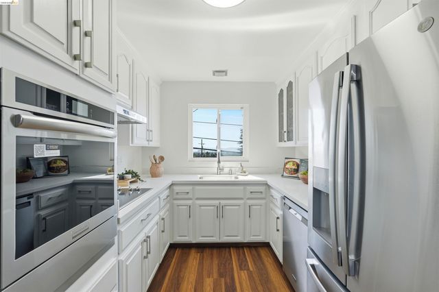 1902 Hoover Ave., Oakland, CA 94602