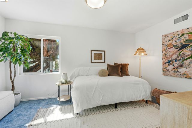 1902 Hoover Ave., Oakland, CA 94602