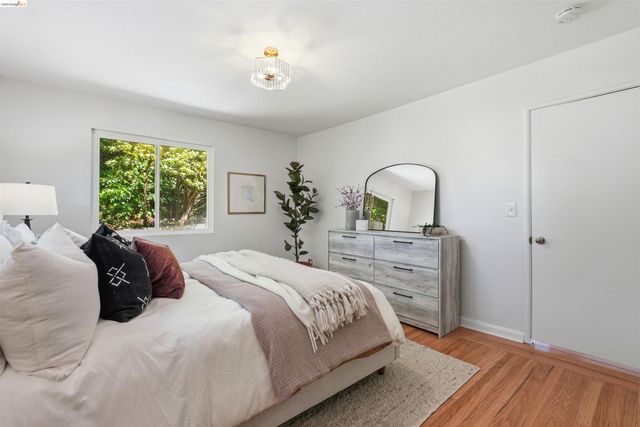 1902 Hoover Ave., Oakland, CA 94602