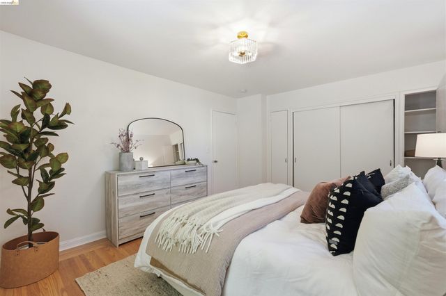 1902 Hoover Ave., Oakland, CA 94602