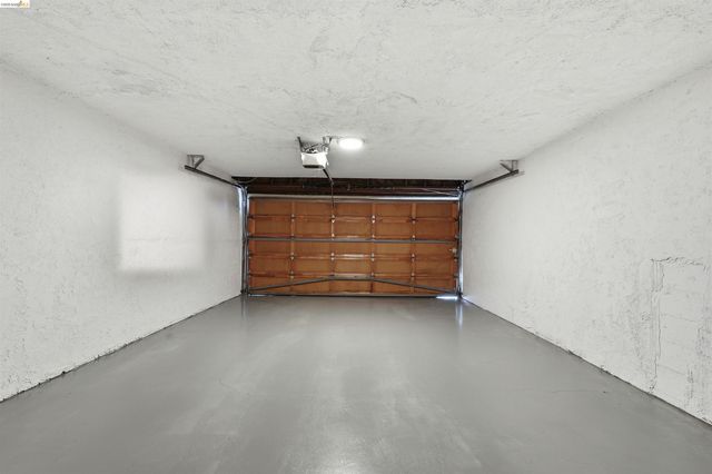 1902 Hoover Ave., Oakland, CA 94602