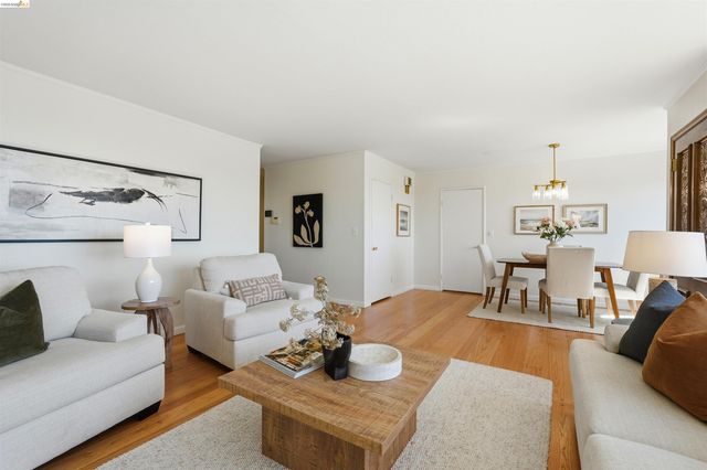 1902 Hoover Ave., Oakland, CA 94602