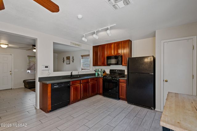 3231 N Surging Waters Place, Tucson, AZ 85712