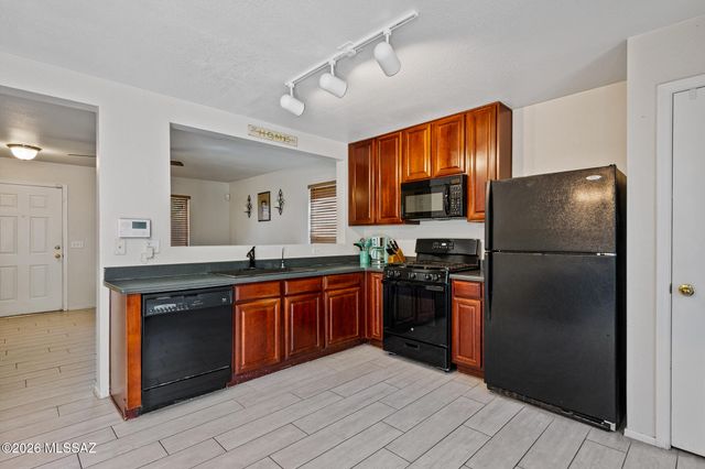 3231 N Surging Waters Place, Tucson, AZ 85712