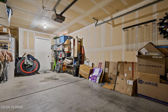 3231 N Surging Waters Place, Tucson, AZ 85712