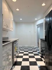 23 Meadow Green Circle K, Manalapan, NJ 07726