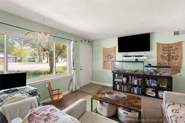 1706 Herby Drive, Jeffersonville, IN 47130