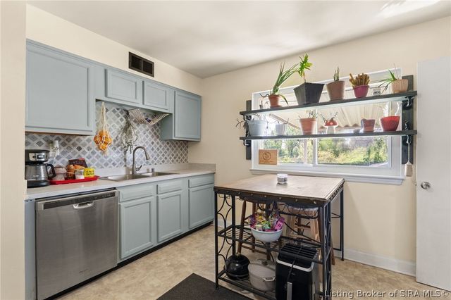 1706 Herby Drive, Jeffersonville, IN 47130