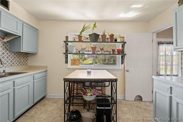 1706 Herby Drive, Jeffersonville, IN 47130