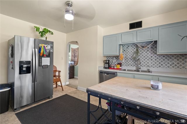 1706 Herby Drive, Jeffersonville, IN 47130