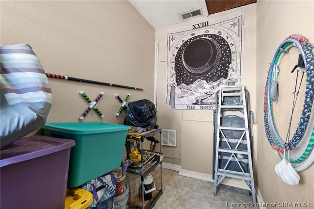 1706 Herby Drive, Jeffersonville, IN 47130