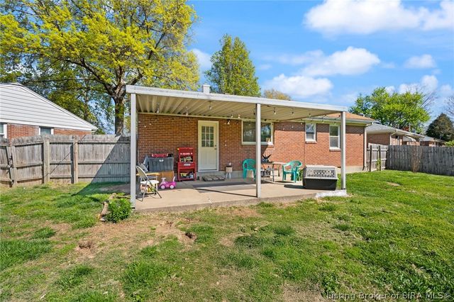 1706 Herby Drive, Jeffersonville, IN 47130