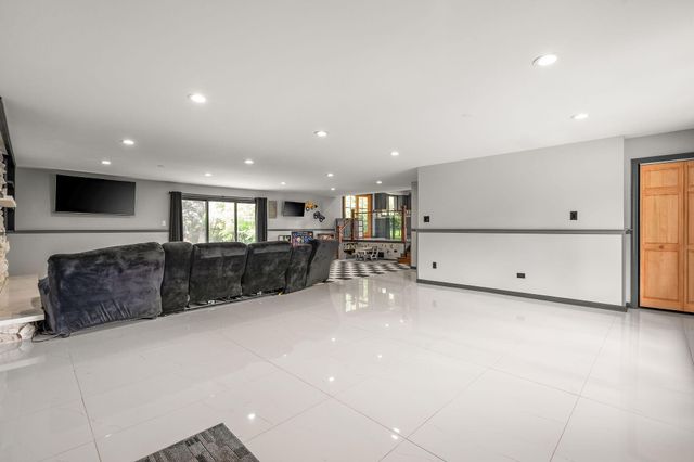 9966 Olcott Avenue, St. John, IN 46373