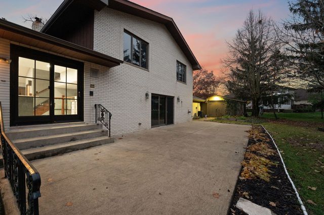 9966 Olcott Avenue, St. John, IN 46373