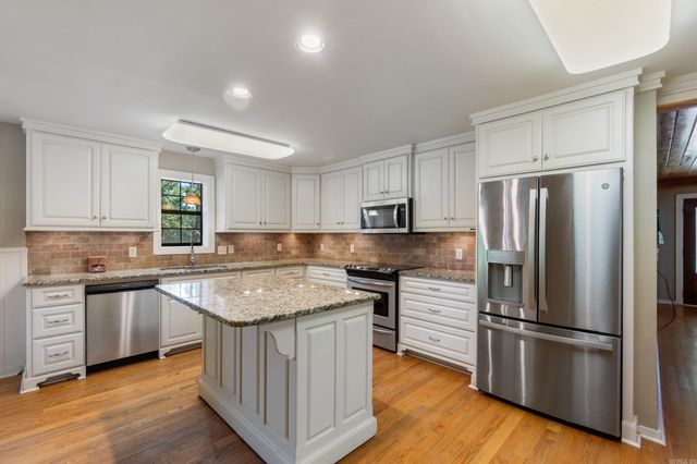 5020 Copper Creek Lane, Little Rock, AR 72223