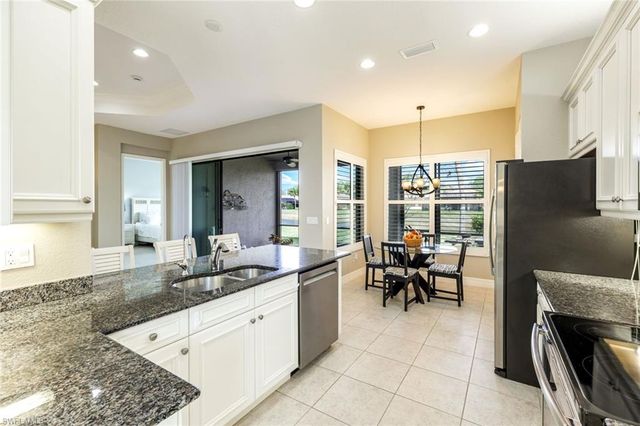 3224 Pacific DR, Naples, FL 34119