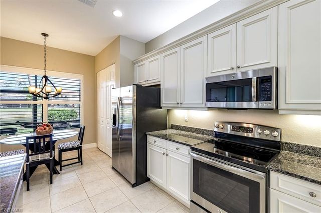 3224 Pacific DR, Naples, FL 34119