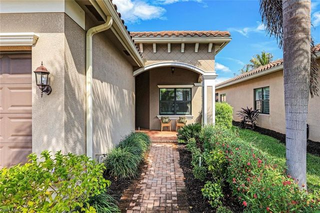 3224 Pacific DR, Naples, FL 34119