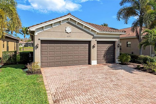 3224 Pacific DR, Naples, FL 34119