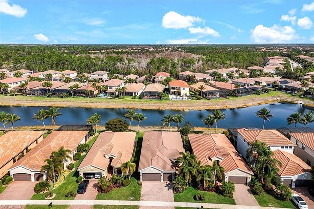 3224 Pacific DR, Naples, FL 34119