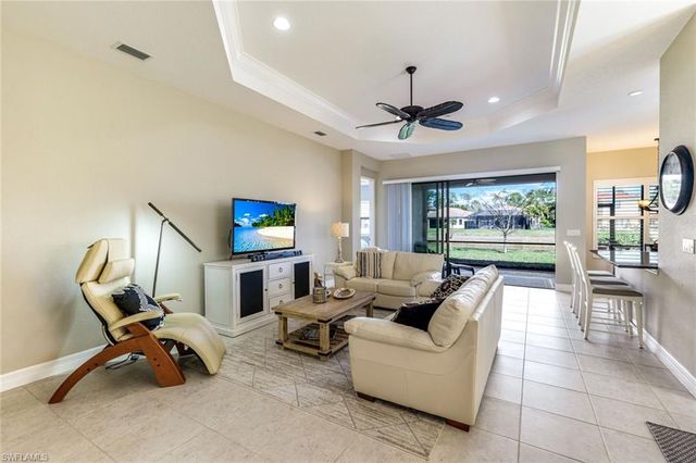 3224 Pacific DR, Naples, FL 34119