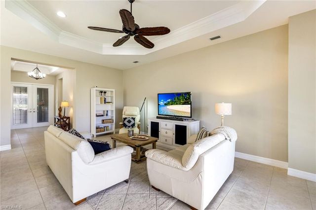 3224 Pacific DR, Naples, FL 34119