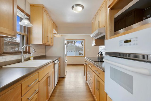 2194 Maryland Avenue E, Saint Paul, MN 55119