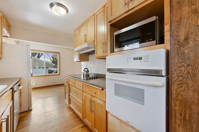 2194 Maryland Avenue E, Saint Paul, MN 55119