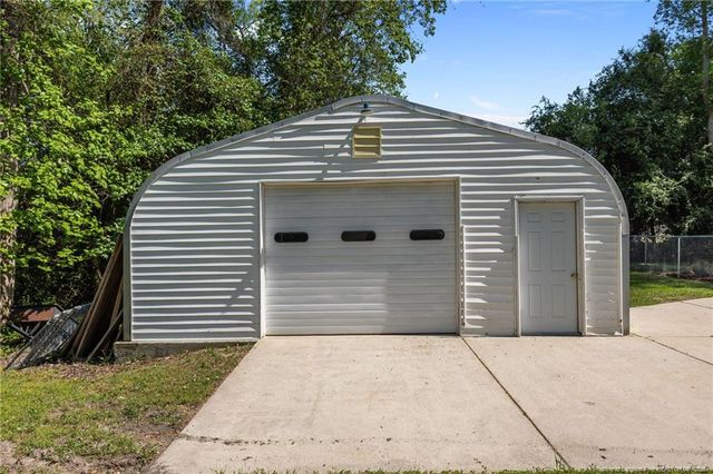 1096 Dean Road, St. Pauls, NC 28384