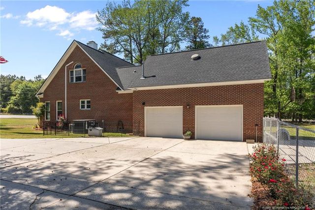 1096 Dean Road, St. Pauls, NC 28384