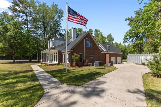 1096 Dean Road, St. Pauls, NC 28384