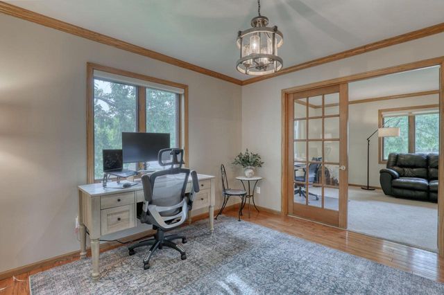 800 Schloemer DRIVE, West Bend, WI 53095