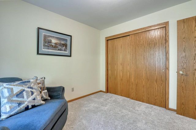 800 Schloemer DRIVE, West Bend, WI 53095