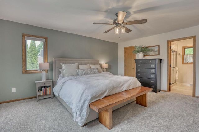800 Schloemer DRIVE, West Bend, WI 53095